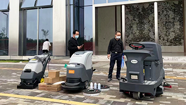 驾驶式扫地车、电动洗地机助力深圳抗疫
